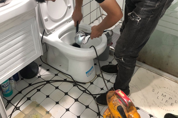 宿迁马桶堵塞自己疏通还是找师傅？专业上门服务让你省时更省心